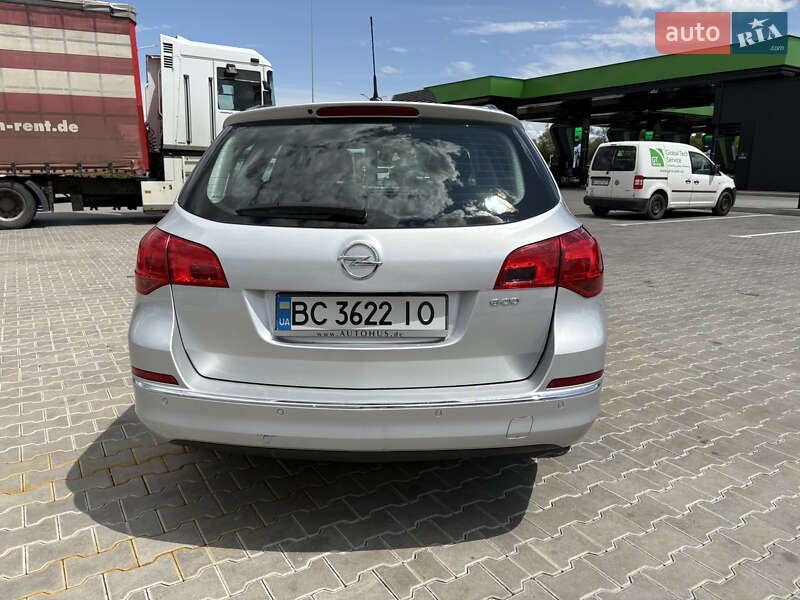 Універсал Opel Astra 2015 в Стрию
