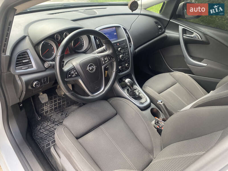 Универсал Opel Astra 2013 в Каменец-Подольском