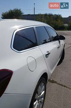 Универсал Opel Astra 2012 в 