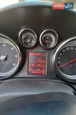 Универсал Opel Astra 2012 в 