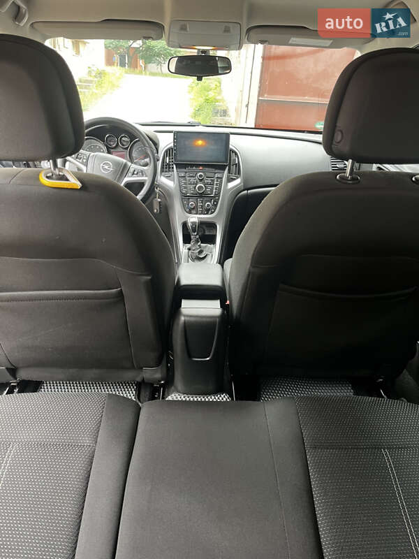 Универсал Opel Astra 2015 в Ивано-Франковске