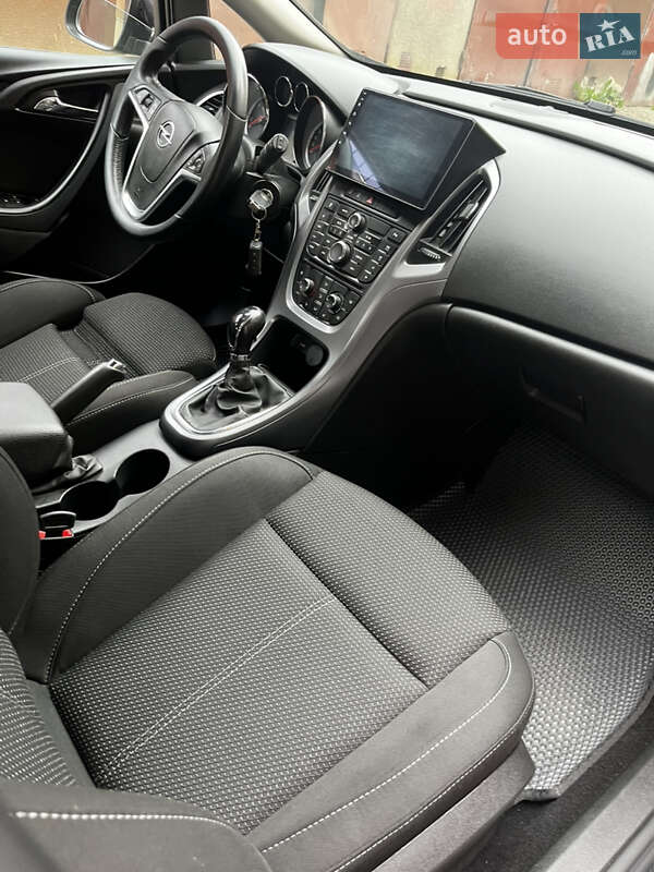 Универсал Opel Astra 2015 в Ивано-Франковске
