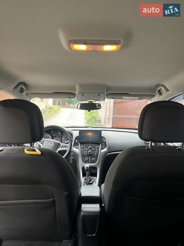 Универсал Opel Astra 2015 в Ивано-Франковске