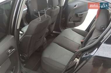 Хэтчбек Opel Astra 2005 в 