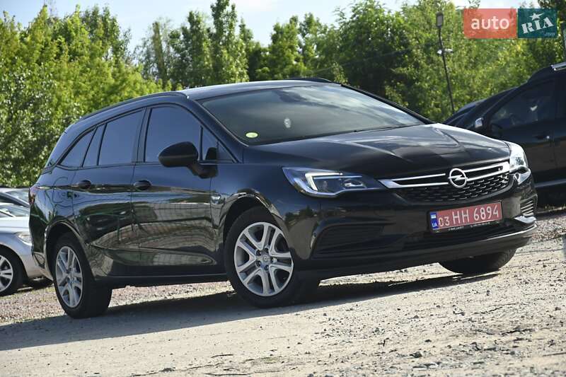 Универсал Opel Astra 2017 в Бердичеве