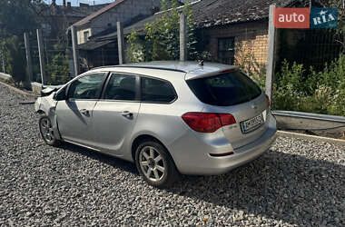 Универсал Opel Astra 2012 в 