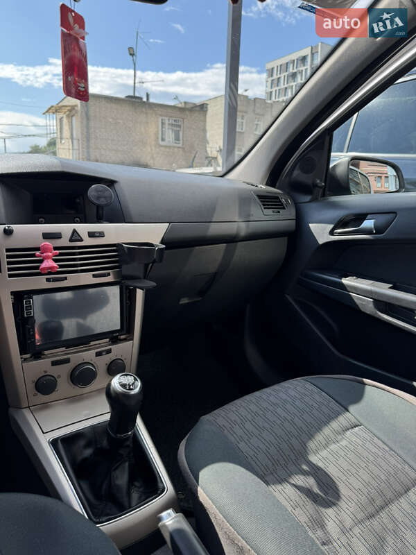 Хэтчбек Opel Astra 2008 в Львове