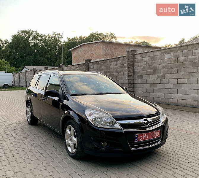Універсал Opel Astra 2009 в Луцьку