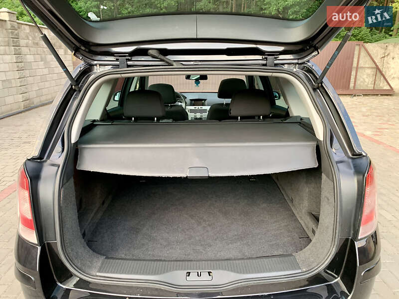 Універсал Opel Astra 2009 в Луцьку