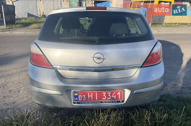 Хетчбек Opel Astra 2004 в 
