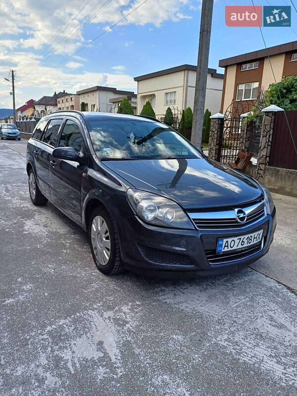 Универсал Opel Astra 2007 в Тячеве