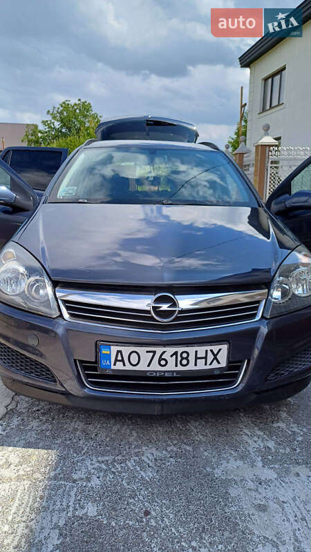 Универсал Opel Astra 2007 в Тячеве
