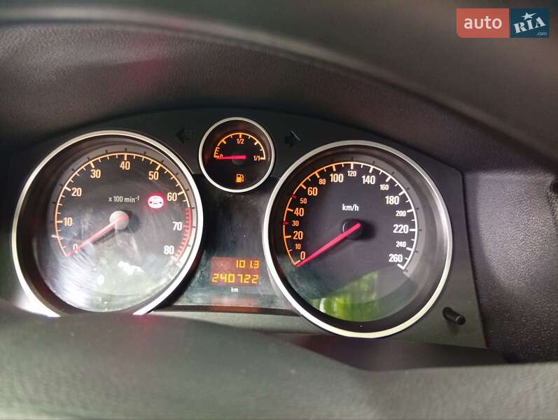 Универсал Opel Astra 2005 в Житомире