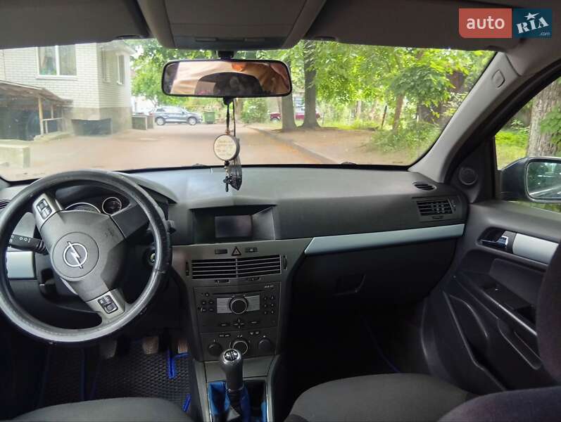 Универсал Opel Astra 2005 в Житомире