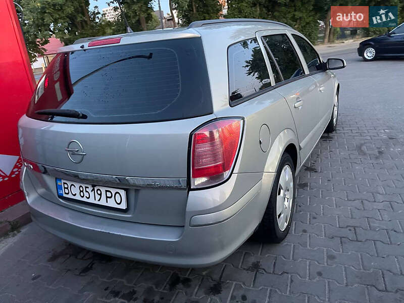 Универсал Opel Astra 2005 в Львове