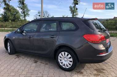 Универсал Opel Astra 2012 в 