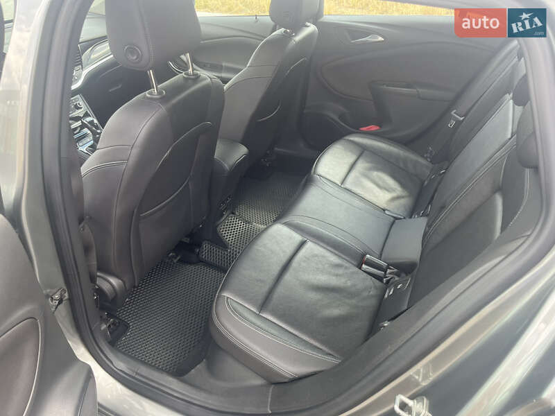 Универсал Opel Astra 2016 в Киеве