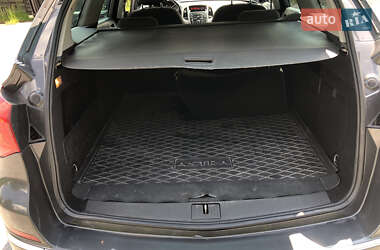 Универсал Opel Astra 2011 в 