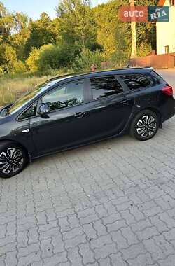 Универсал Opel Astra 2014 в 