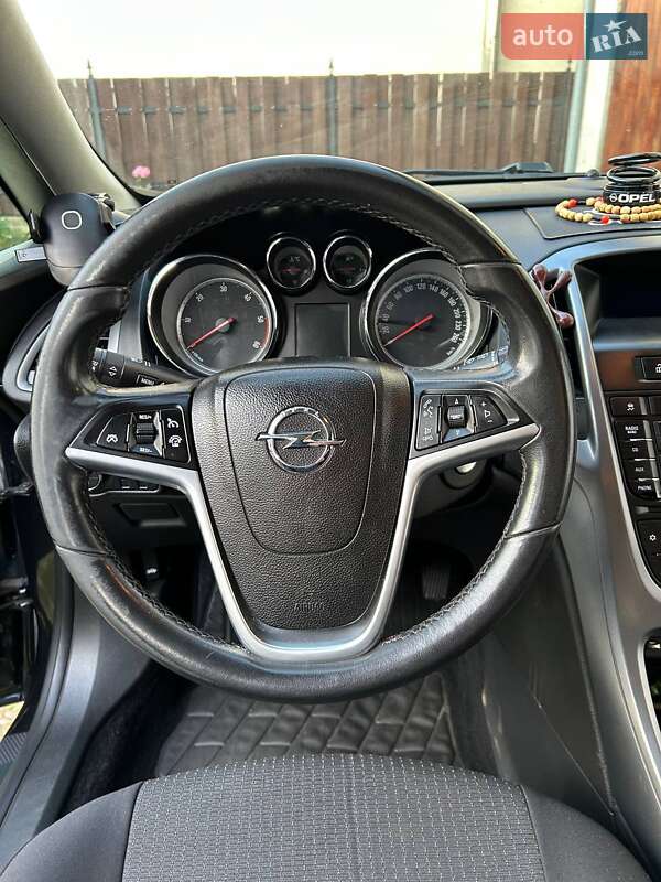 Универсал Opel Astra 2014 в Стрые