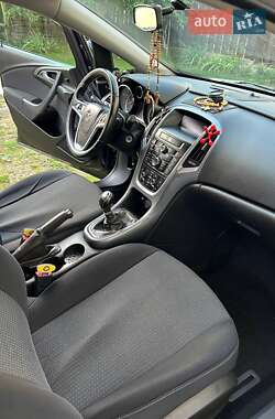 Универсал Opel Astra 2014 в 