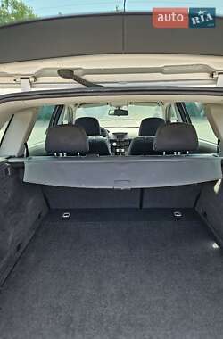 Универсал Opel Astra 2010 в 