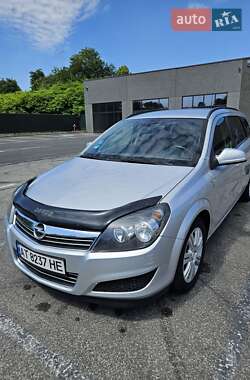 Универсал Opel Astra 2010 в Богородчанах