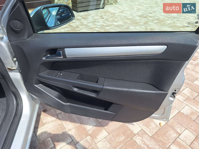 Универсал Opel Astra 2009 в Виннице