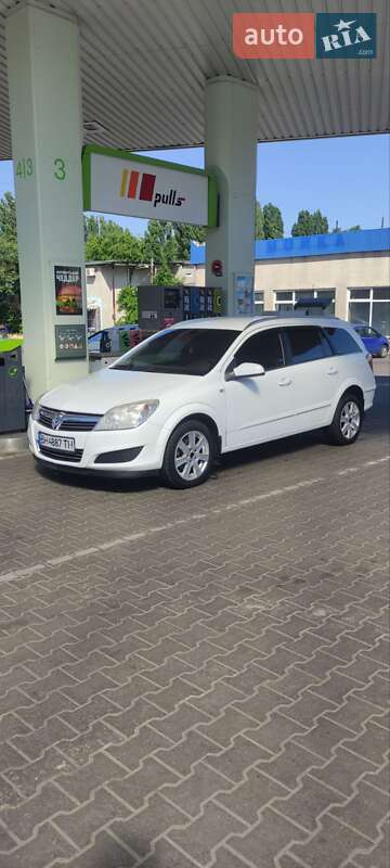 Универсал Opel Astra 2008 в Михайло-Ларином