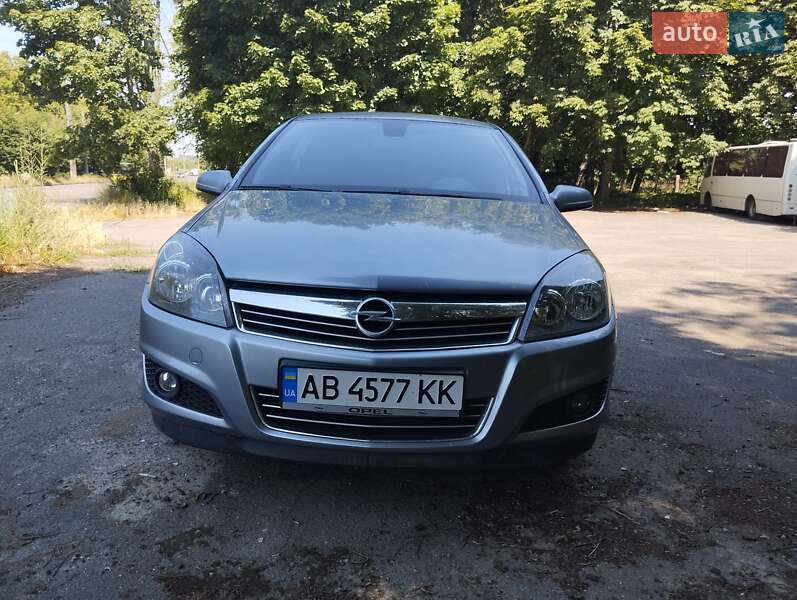 Хэтчбек Opel Astra 2008 в Виннице