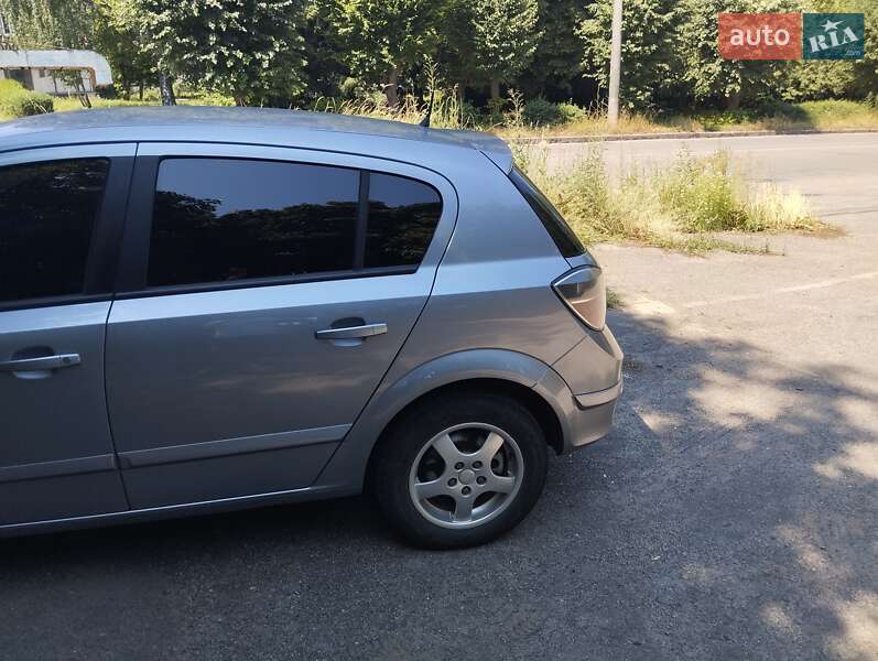 Хэтчбек Opel Astra 2008 в Виннице