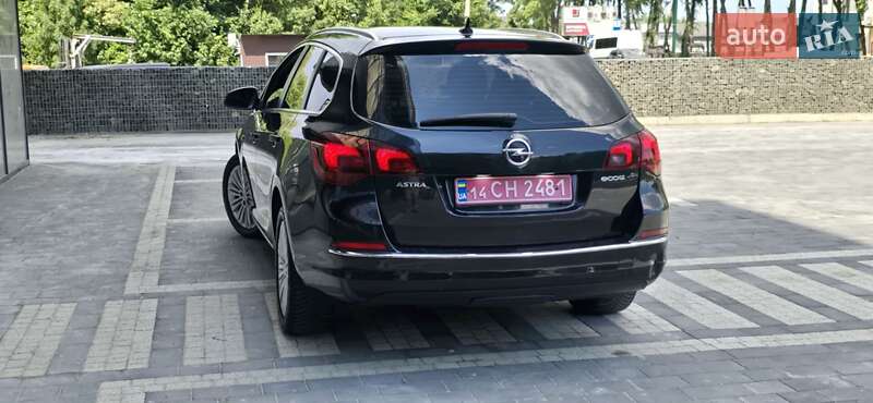 Универсал Opel Astra 2015 в Стрые