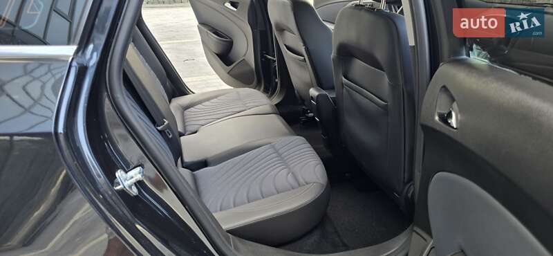 Универсал Opel Astra 2015 в Стрые