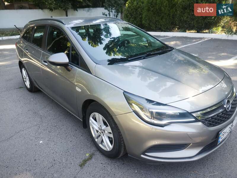 Универсал Opel Astra 2017 в Одессе