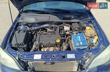 Седан Opel Astra 2006 в 