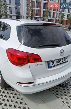 Универсал Opel Astra 2015 в 