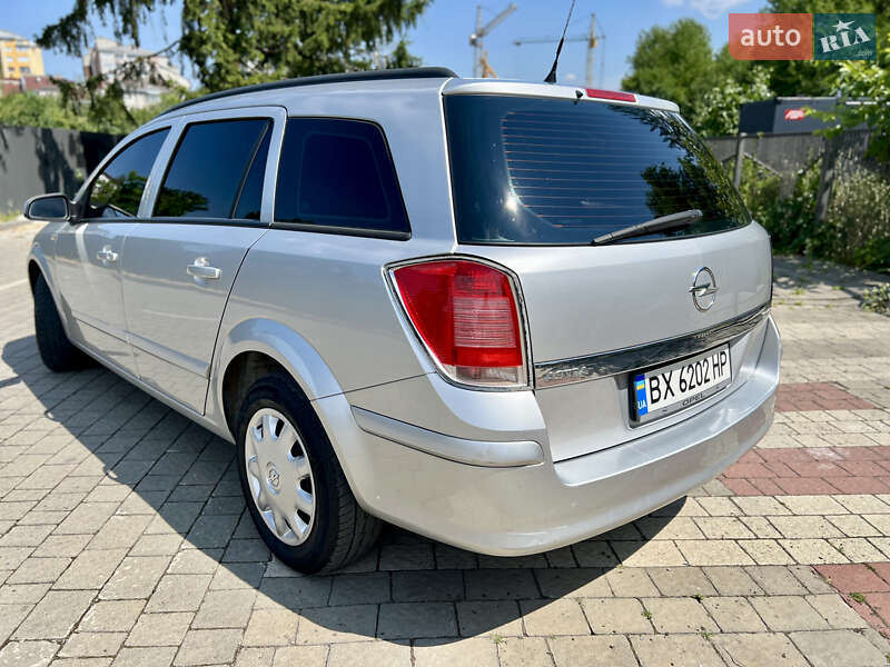 Універсал Opel Astra 2005 в Івано-Франківську