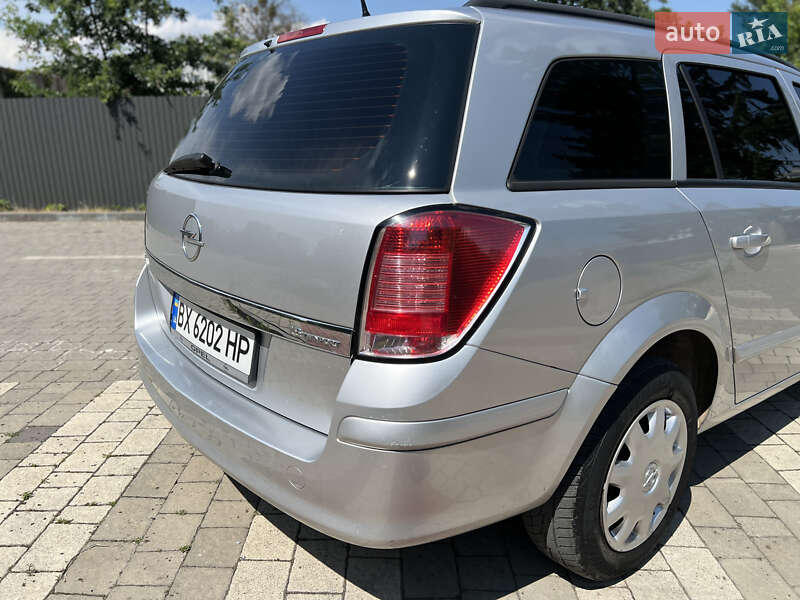 Універсал Opel Astra 2005 в Івано-Франківську