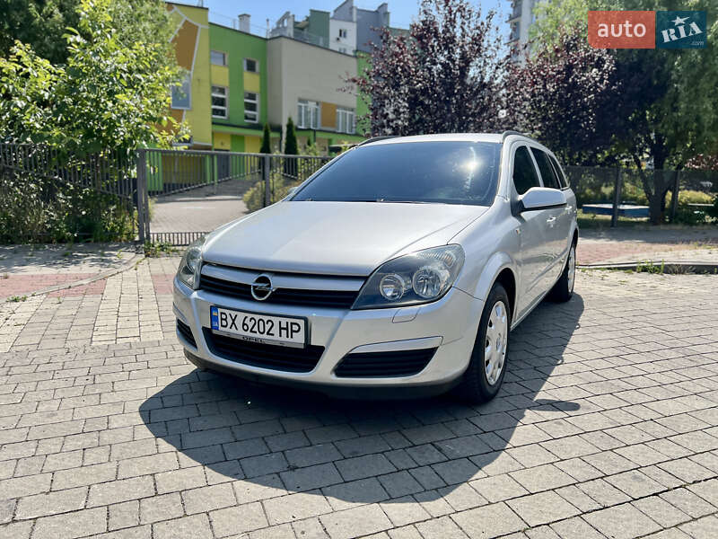 Універсал Opel Astra 2005 в Івано-Франківську