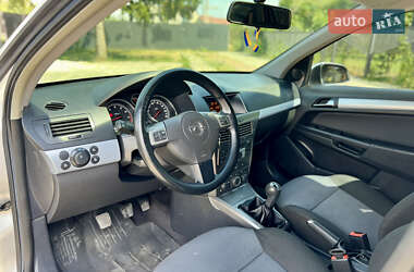 Универсал Opel Astra 2005 в 