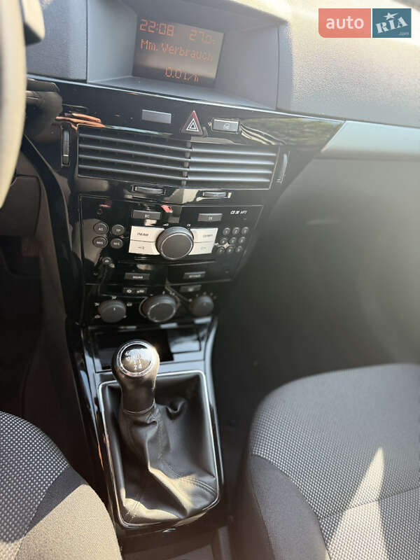 Универсал Opel Astra 2010 в Звенигородке