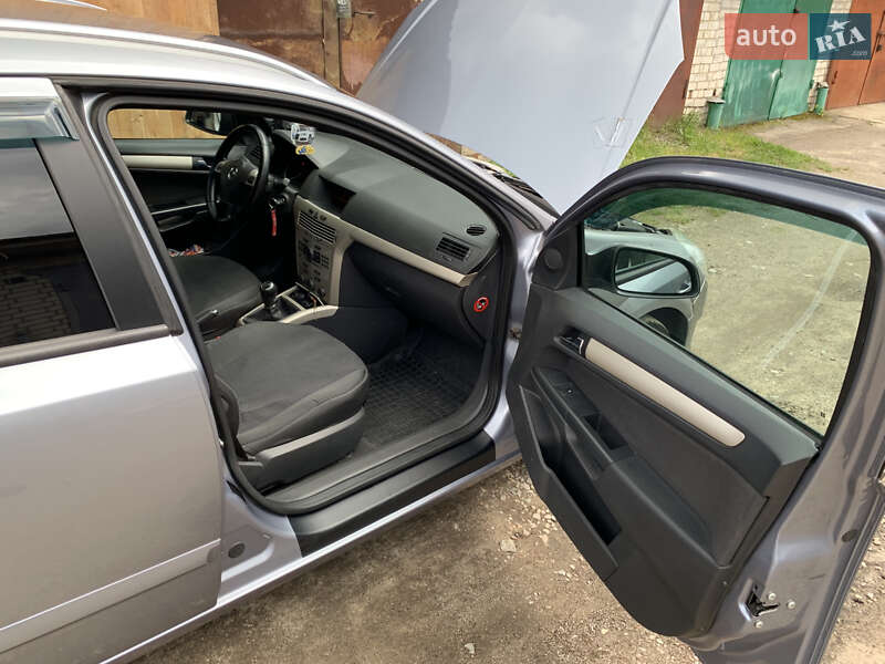 Универсал Opel Astra 2009 в Житомире