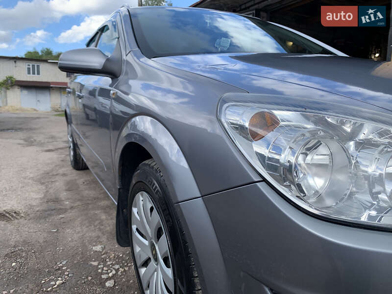 Универсал Opel Astra 2009 в Житомире