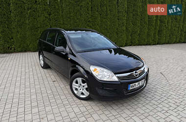 Универсал Opel Astra 2009 в Самборе