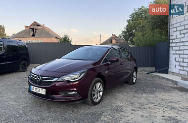 Хэтчбек Opel Astra 2017 в Звенигородке