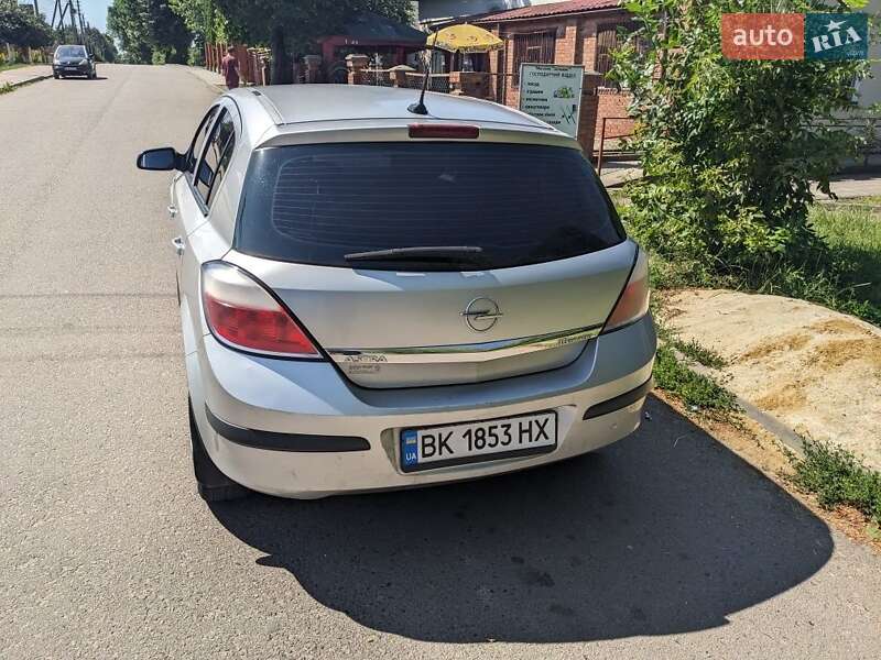 Хэтчбек Opel Astra 2004 в Ровно фото 6 Хэтчбек Opel Astra 2004 в Ровно