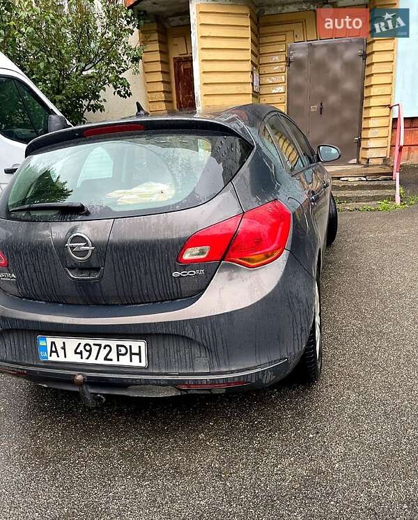 Хэтчбек Opel Astra 2013 в Фастове