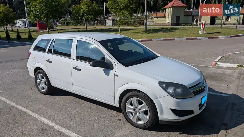 Opel Astra 2011