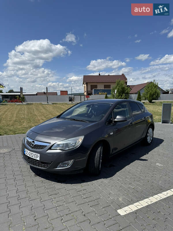 Хэтчбек Opel Astra 2010 в Черновцах