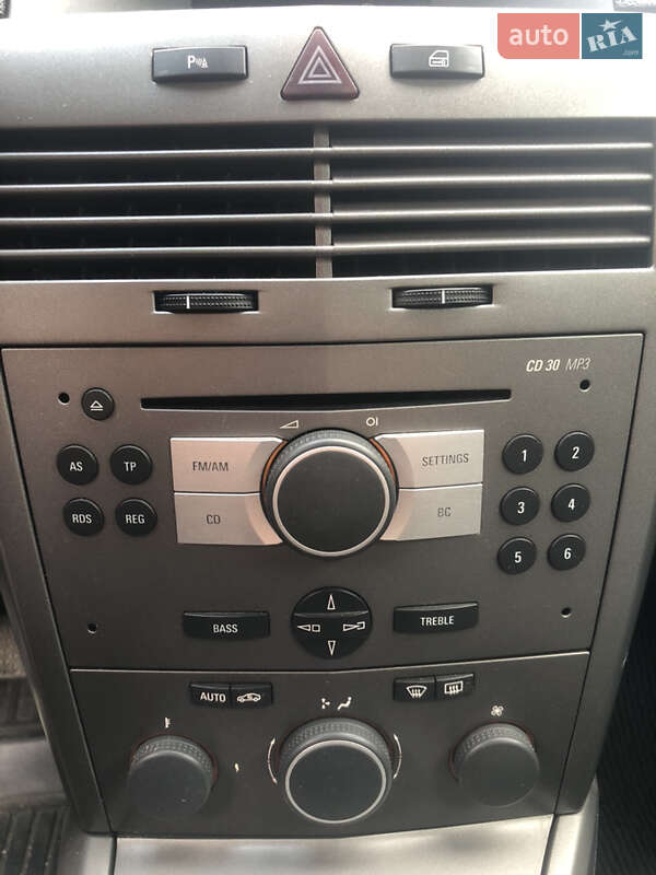 Універсал Opel Astra 2005 в Ямполі